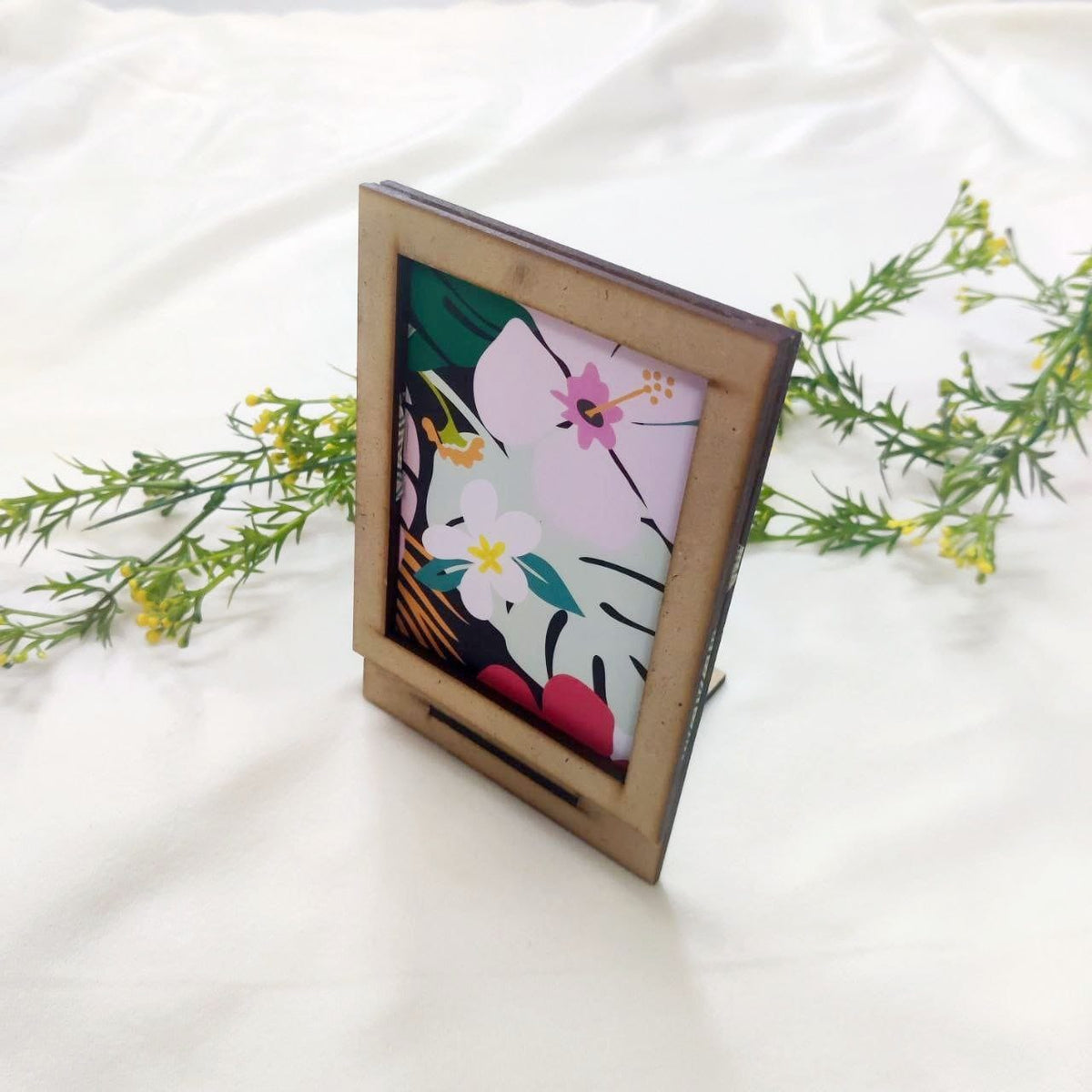 Photo Frame Stand