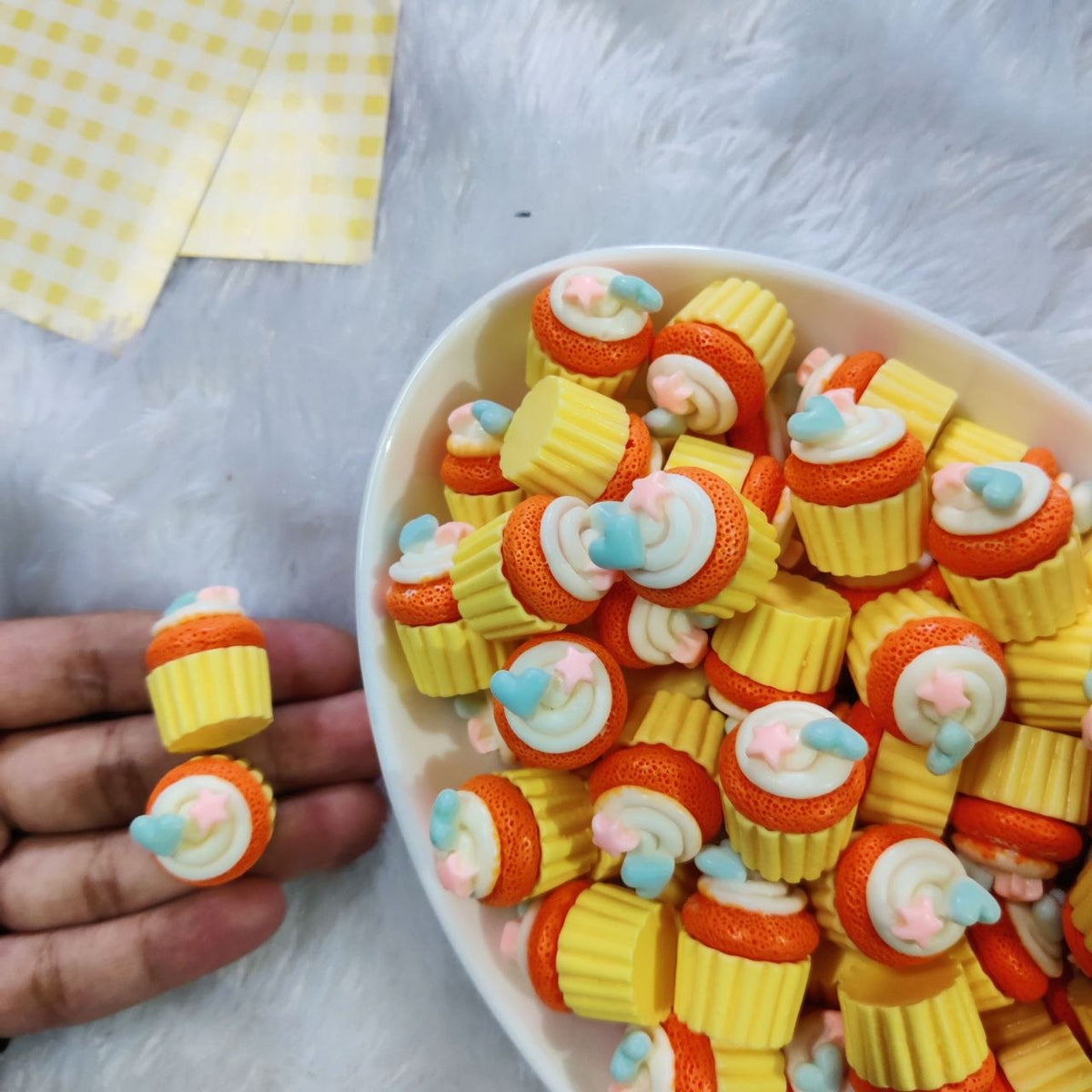 Cupcakes Dessert - Plastic Charms