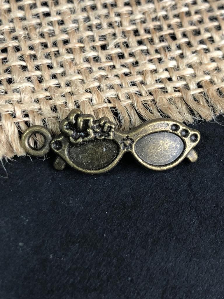 Glares (Metal Charm - Clearance)